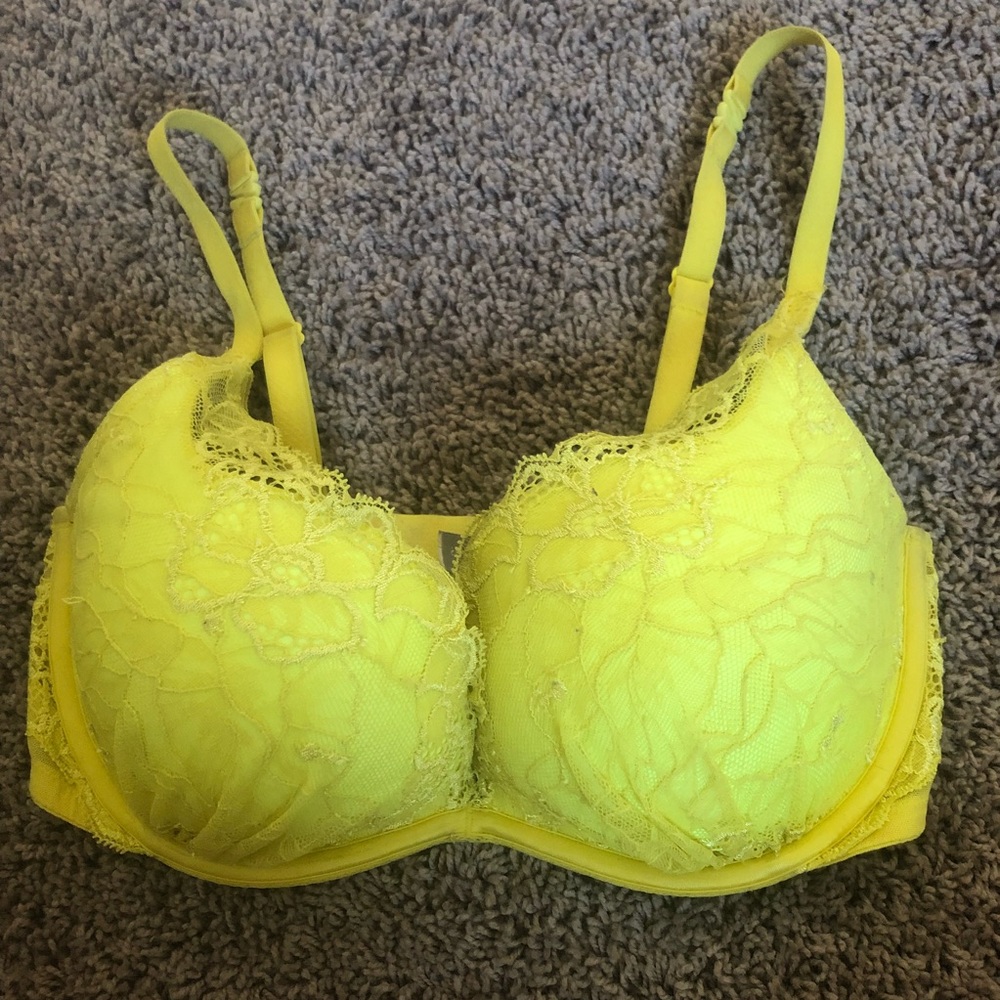 Victoria’s Secret plunge push up